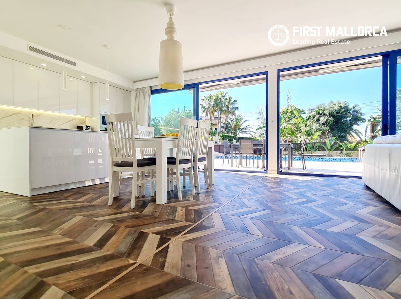 5 soveværelse Villa til leje i Palma de Mallorca med swimmingpool garage - € 7.900 (Ref: 9872668)