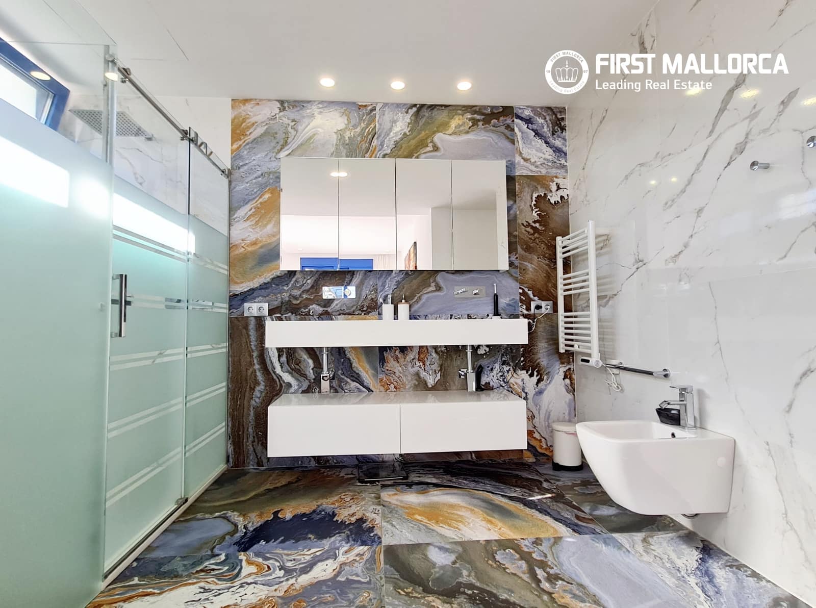 5 soveværelse Villa til leje i Palma de Mallorca med swimmingpool garage - € 7.900 (Ref: 9872668)