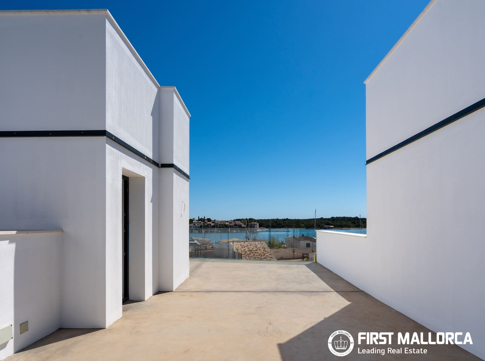 3 bedroom Townhouse for sale in Portocolom with garage - € 1,150,000 (Ref: 9877522)