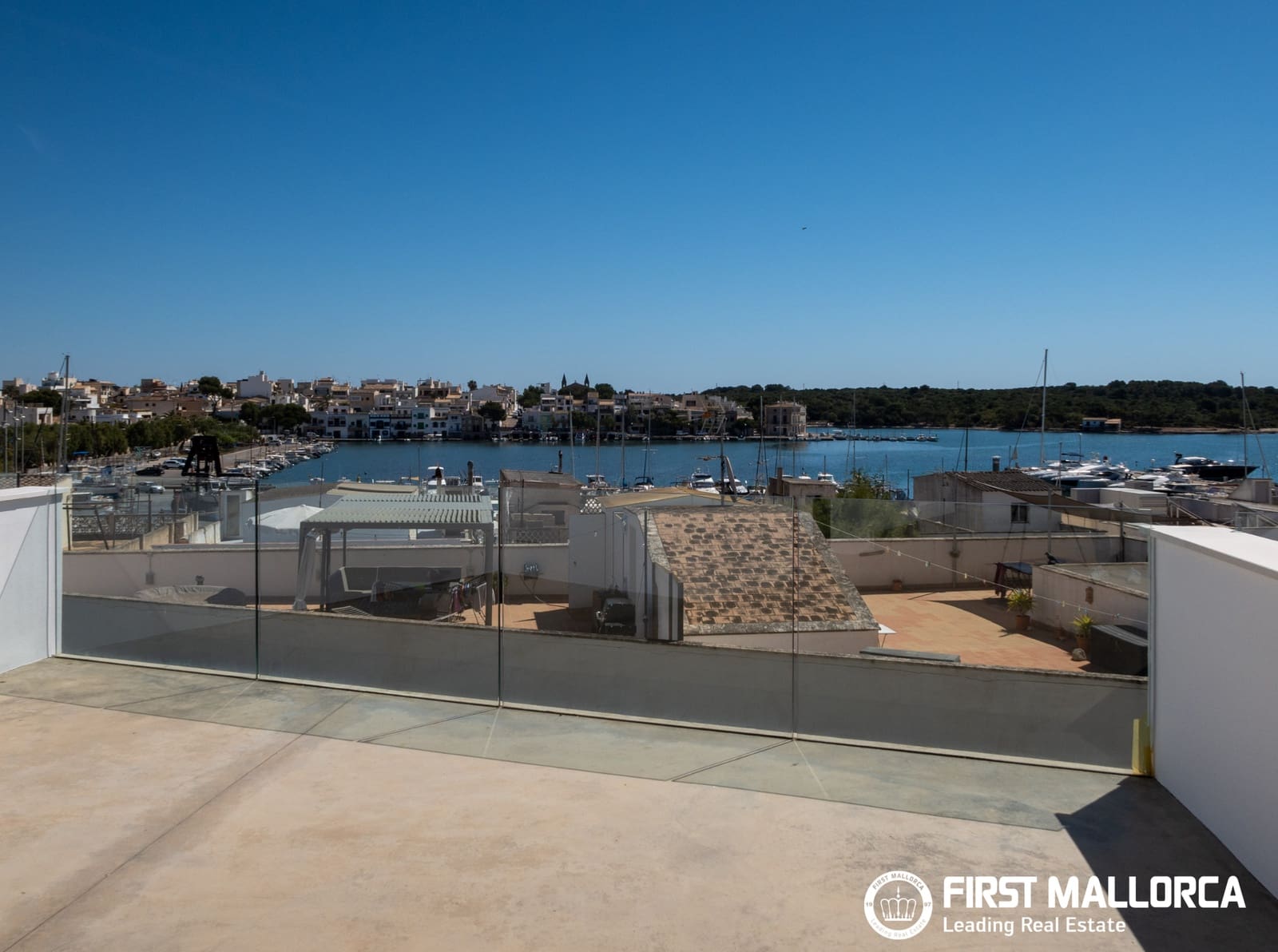 4 bedroom Townhouse for sale in Portocolom with garage - € 1,200,000 (Ref: 9877523)