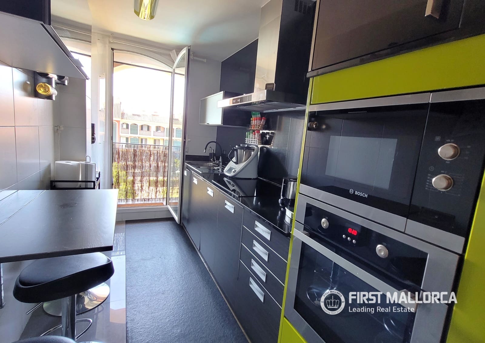 2 bedroom Apartment for rent in Palma de Mallorca with garage - € 2,000 (Ref: 9877524)