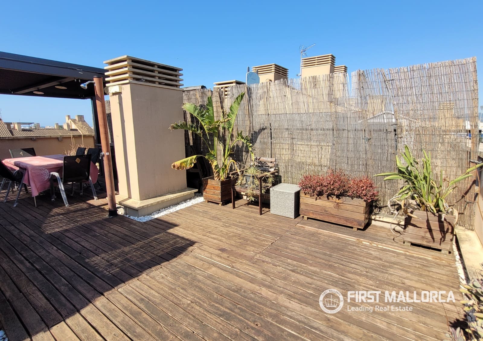 2 bedroom Apartment for rent in Palma de Mallorca with garage - € 2,000 (Ref: 9877524)