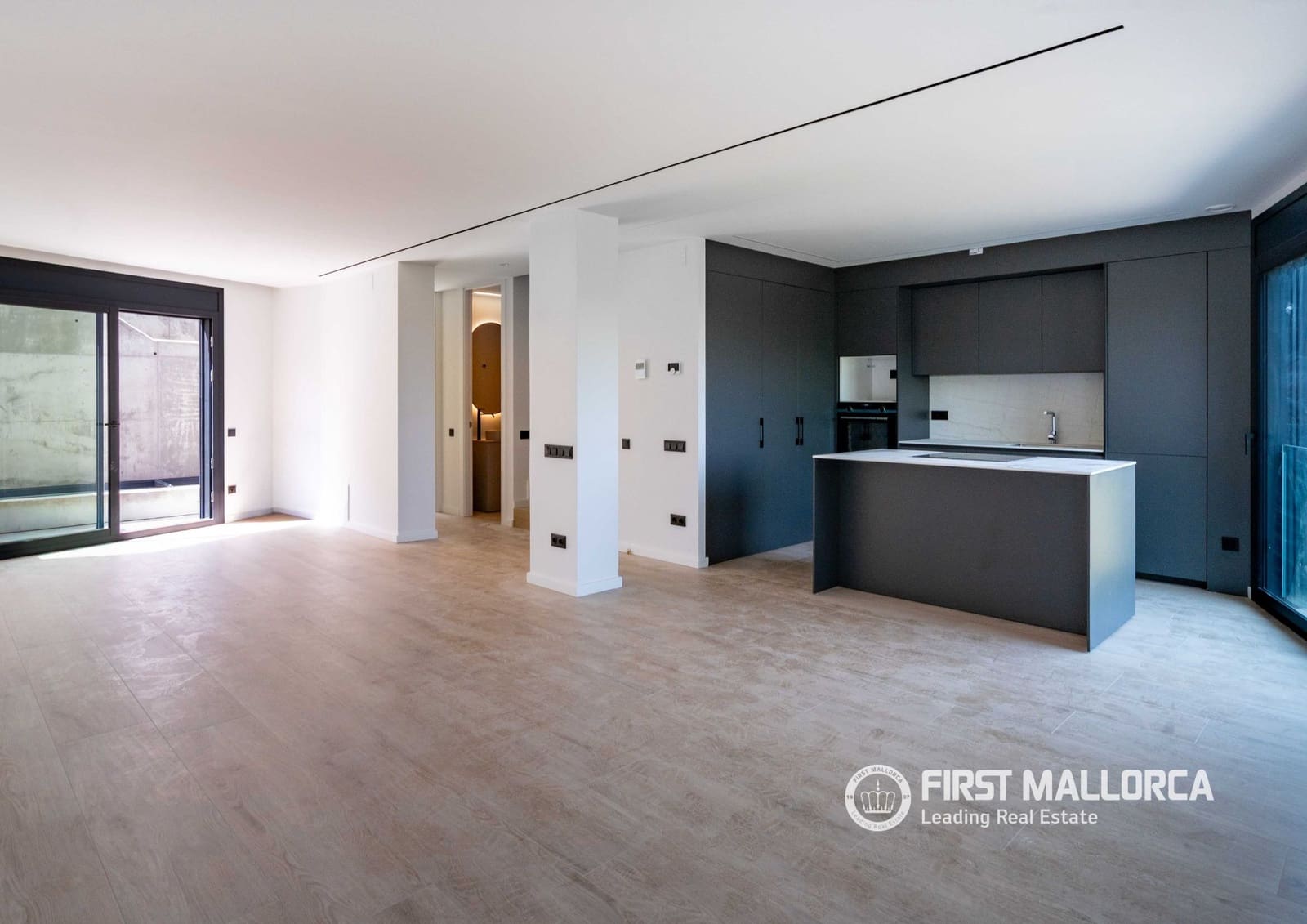 4 sypialnia Dom blizniak na sprzedaż w Genova z basenem garażem - 2 500 000 € (Ref: 9877525)