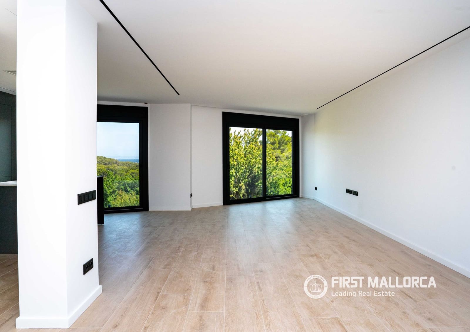 4 sypialnia Dom blizniak na sprzedaż w Genova z basenem garażem - 2 500 000 € (Ref: 9877525)