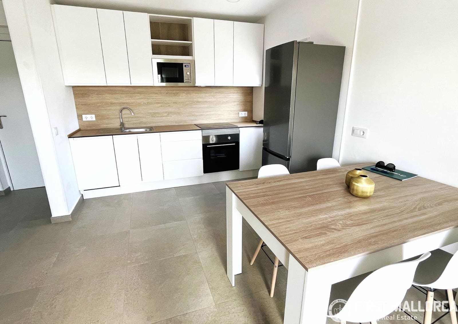 2 bedroom Apartment for rent in Badia Gran - € 2,000 (Ref: 9883742)