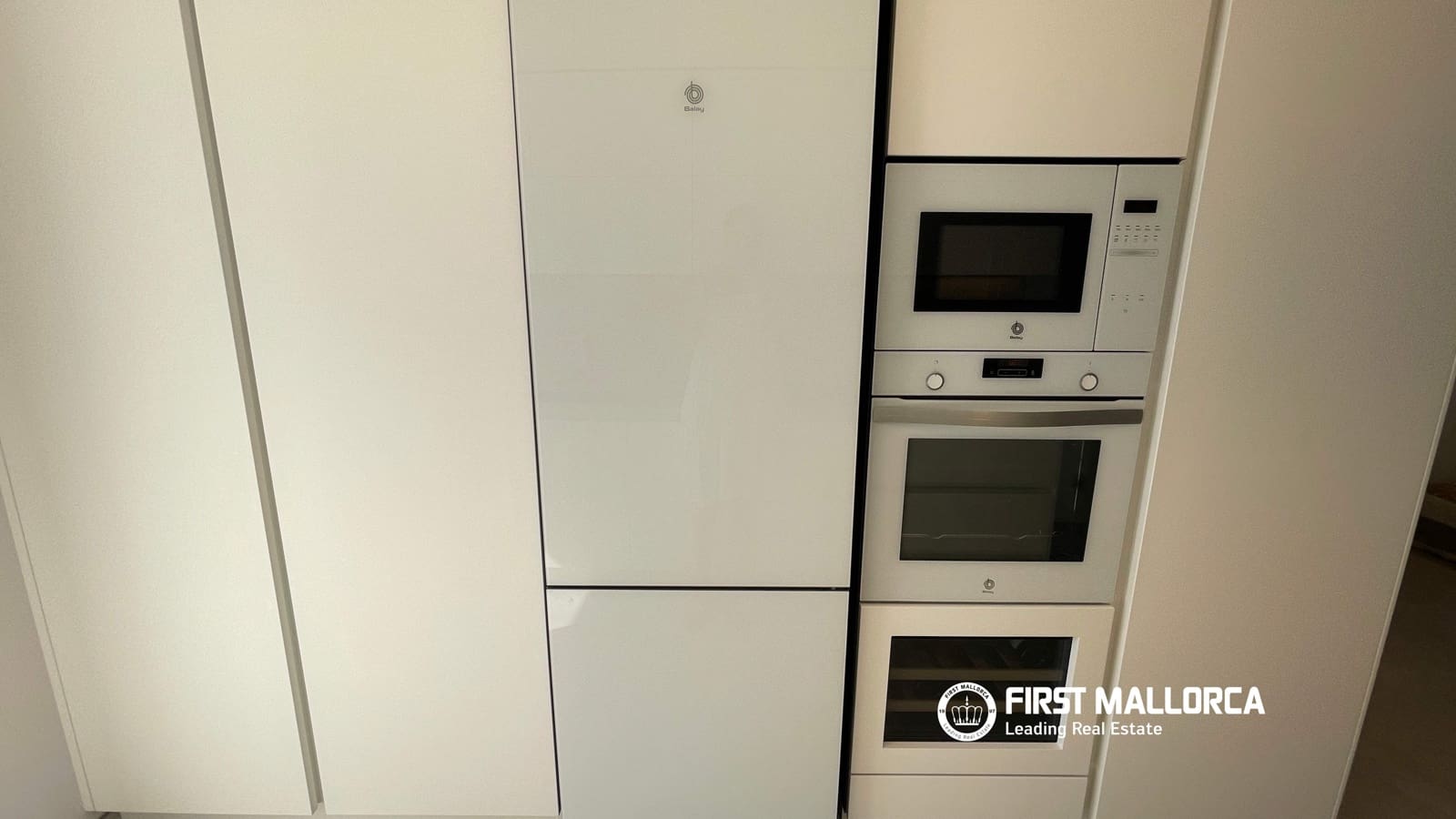 3 bedroom Apartment for rent in Muro with garage - € 2,400 (Ref: 9883744)