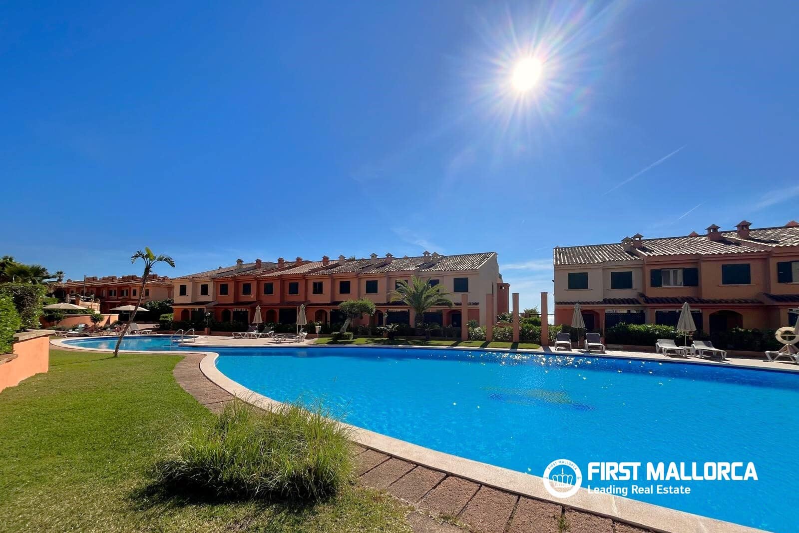 2 soverom Leilighet til salgs i El Toro / Port Adriano med svømmebasseng garasje - € 825 000 (Ref: 9883745)
