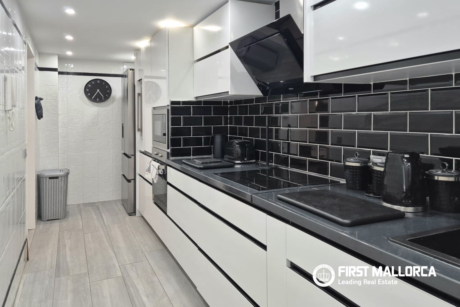2 soverom Leilighet til salgs i El Toro / Port Adriano med svømmebasseng garasje - € 825 000 (Ref: 9883745)