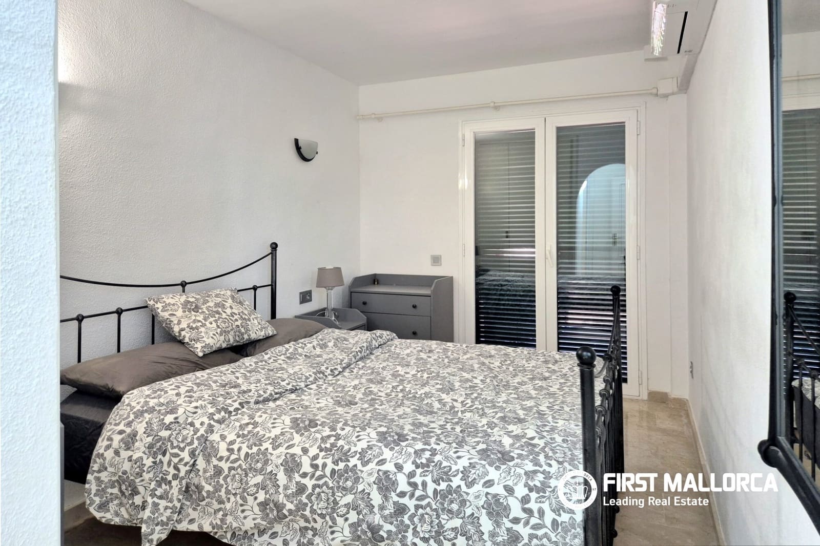 2 soverom Leilighet til salgs i El Toro / Port Adriano med svømmebasseng garasje - € 825 000 (Ref: 9883745)