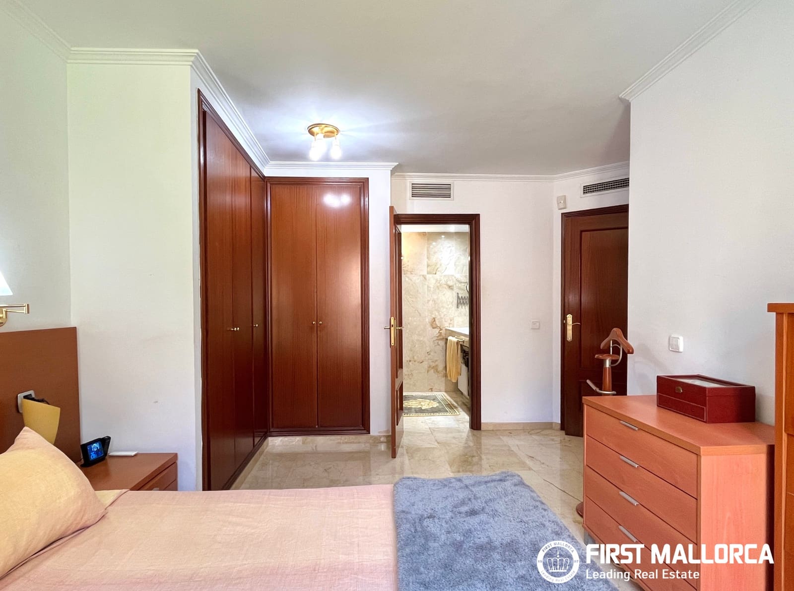 4 bedroom Apartment for sale in Bendinat with garage - € 1,380,000 (Ref: 9883747)