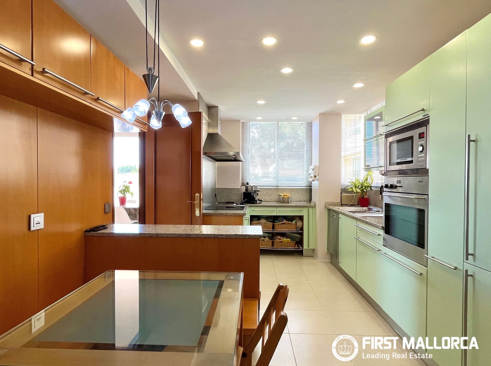 4 bedroom Apartment for sale in Bendinat with pool garage - € 1,380,000 (Ref: 9883747)