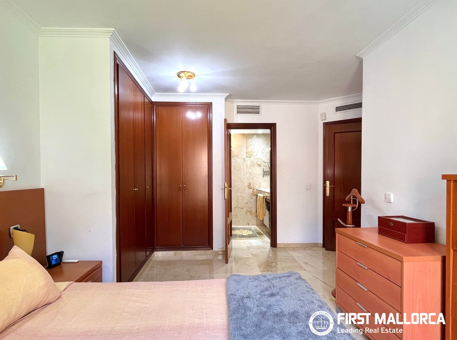 4 bedroom Apartment for sale in Bendinat with pool garage - € 1,380,000 (Ref: 9883747)