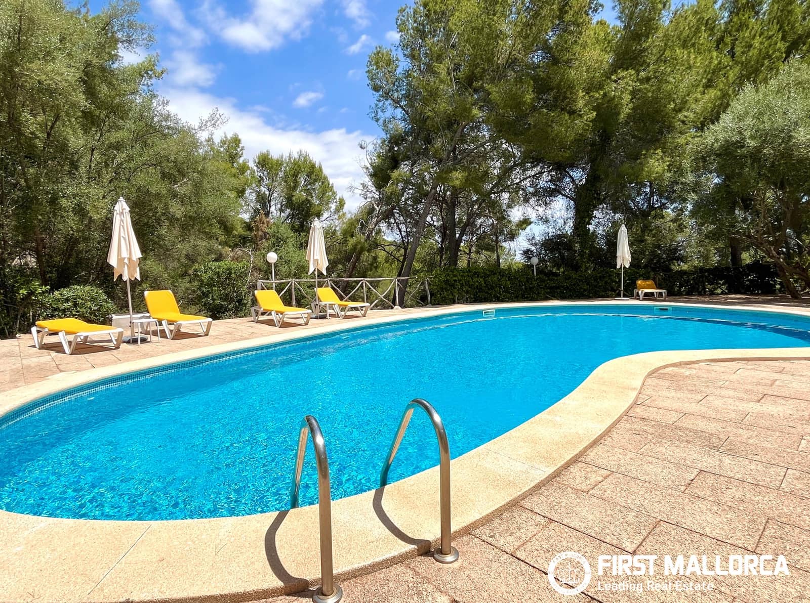 4 bedroom Apartment for sale in Bendinat with pool garage - € 1,380,000 (Ref: 9883747)