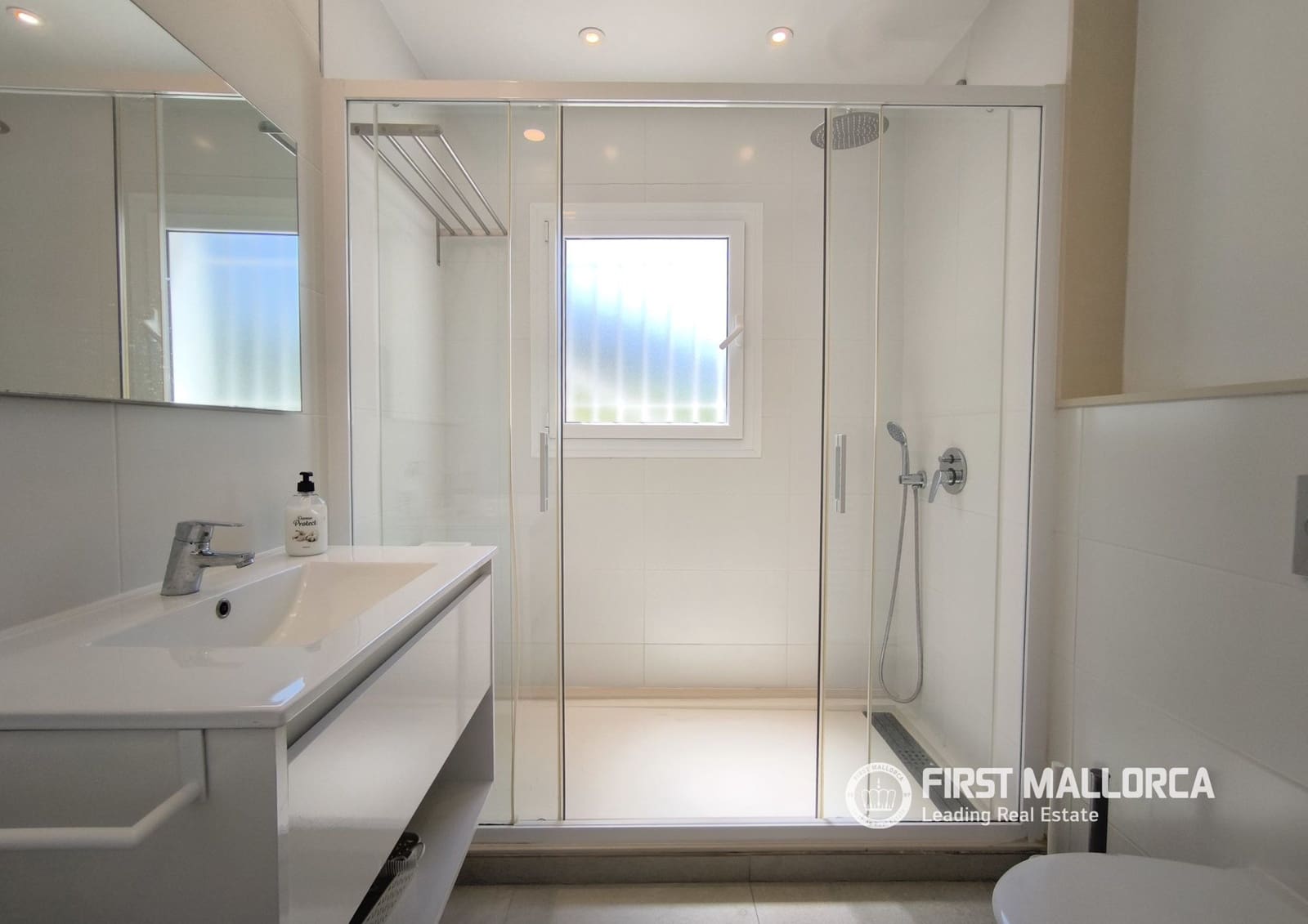 Adosado de 4 habitaciones en Cala Ratjada en alquiler con garaje - 3.750 € (Ref: 9889510)