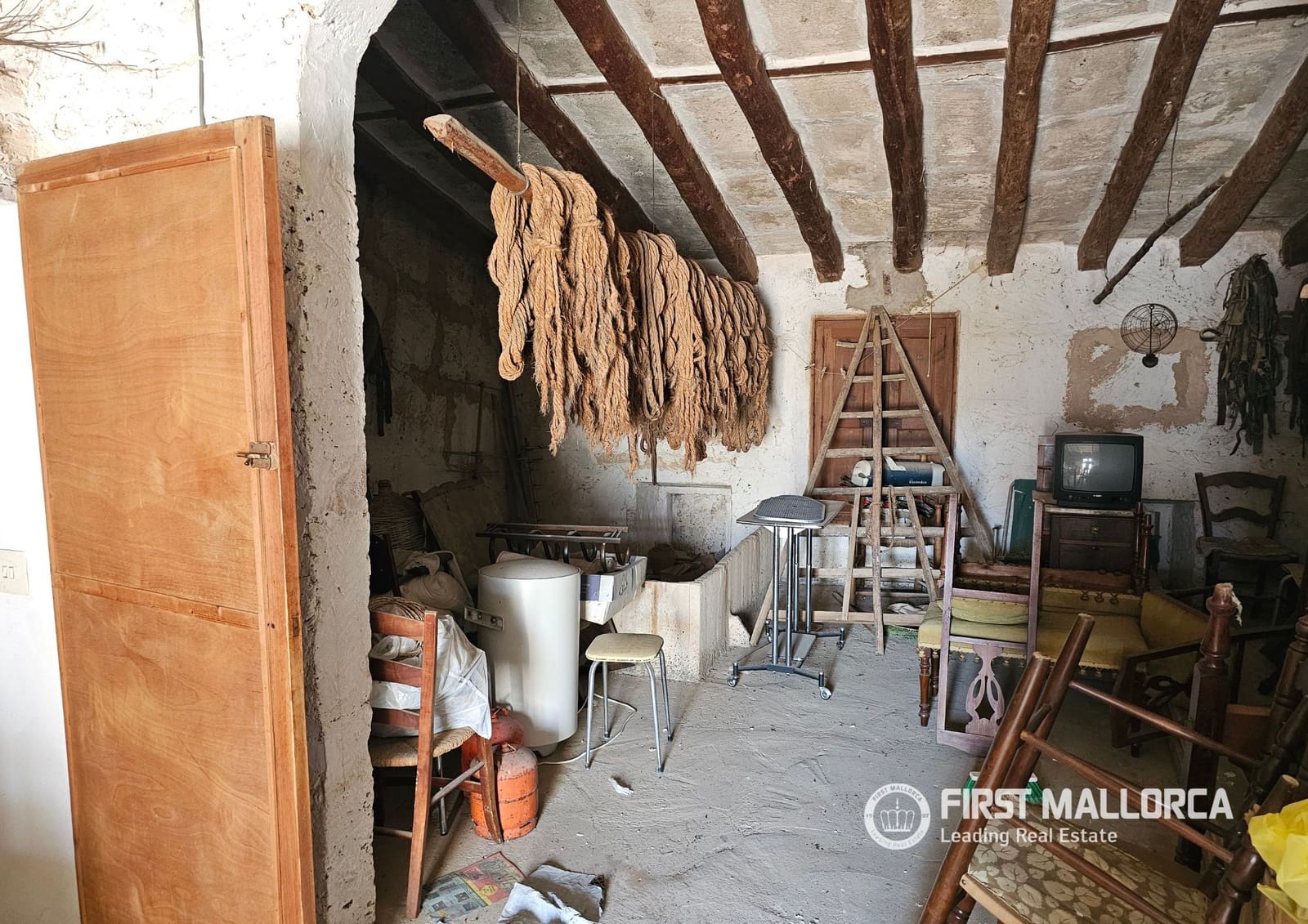 5 bedroom Townhouse for sale in Llucmajor - € 550,000 (Ref: 9889511)