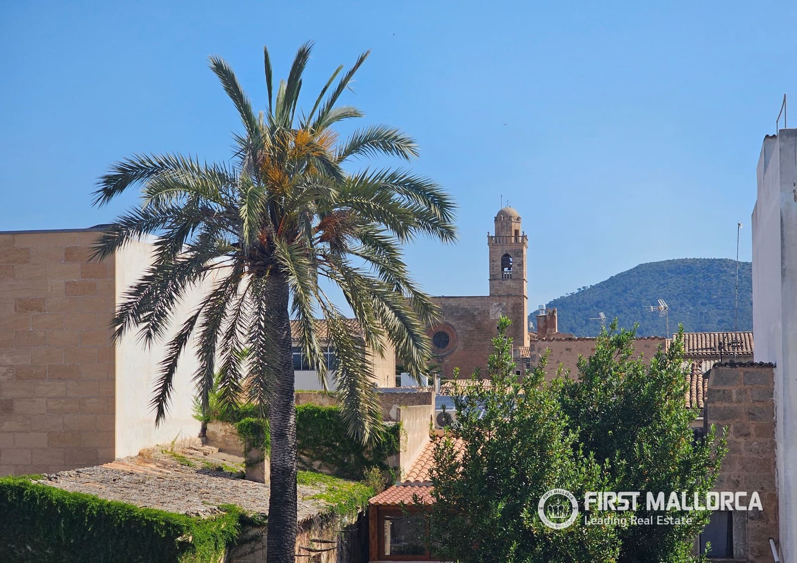 5 bedroom Townhouse for sale in Llucmajor - € 550,000 (Ref: 9889511)