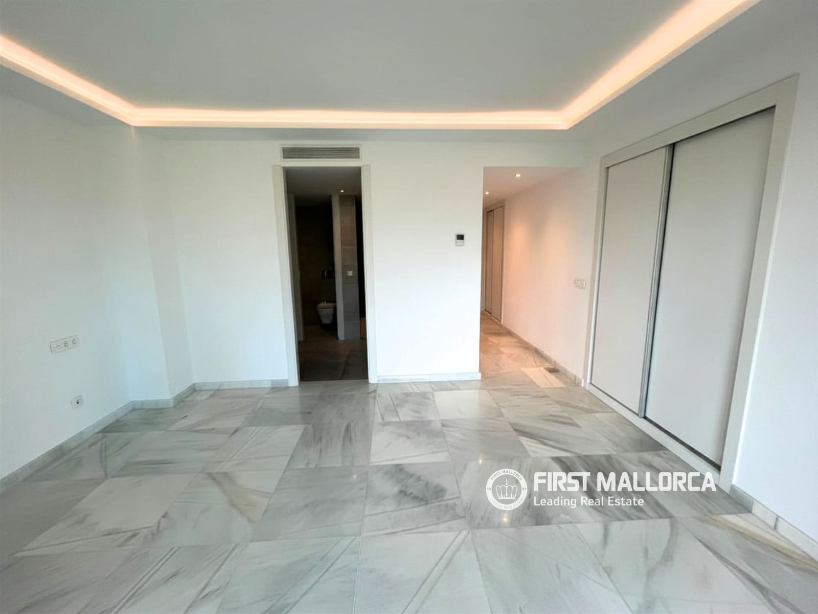 Appartement de 3 chambres à louer à Palma de Mallorca avec piscine garage - 4 500 € (Ref: 9889513)