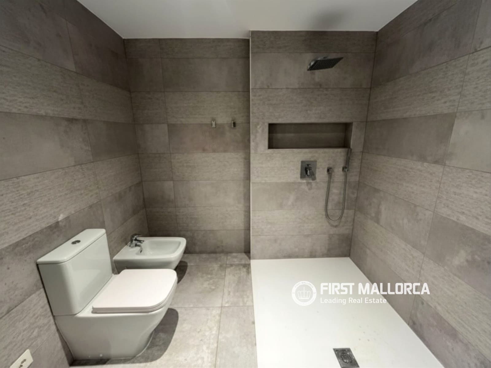 Appartement de 3 chambres à louer à Palma de Mallorca avec piscine garage - 4 500 € (Ref: 9889513)