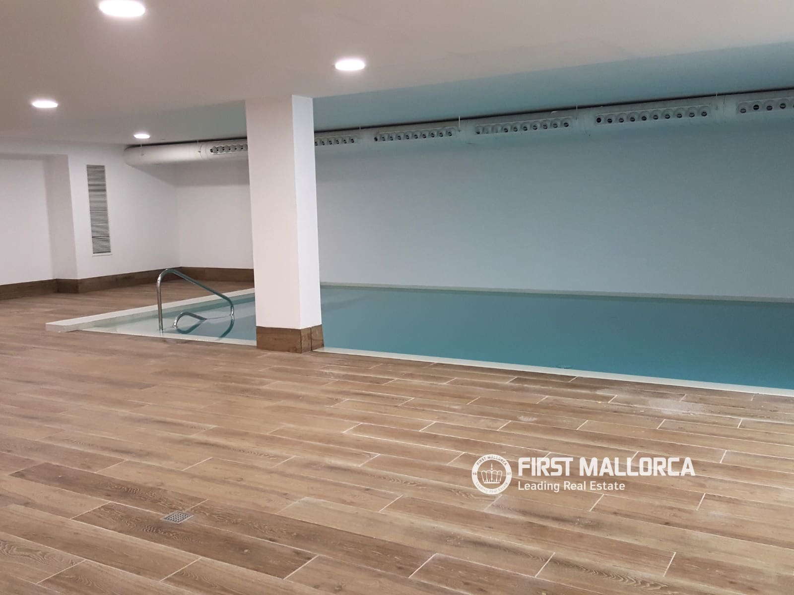 Appartement de 3 chambres à louer à Palma de Mallorca avec piscine garage - 4 500 € (Ref: 9889513)