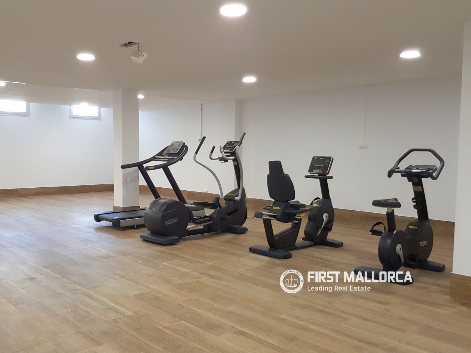 Appartement de 3 chambres à louer à Palma de Mallorca avec piscine garage - 4 500 € (Ref: 9889513)