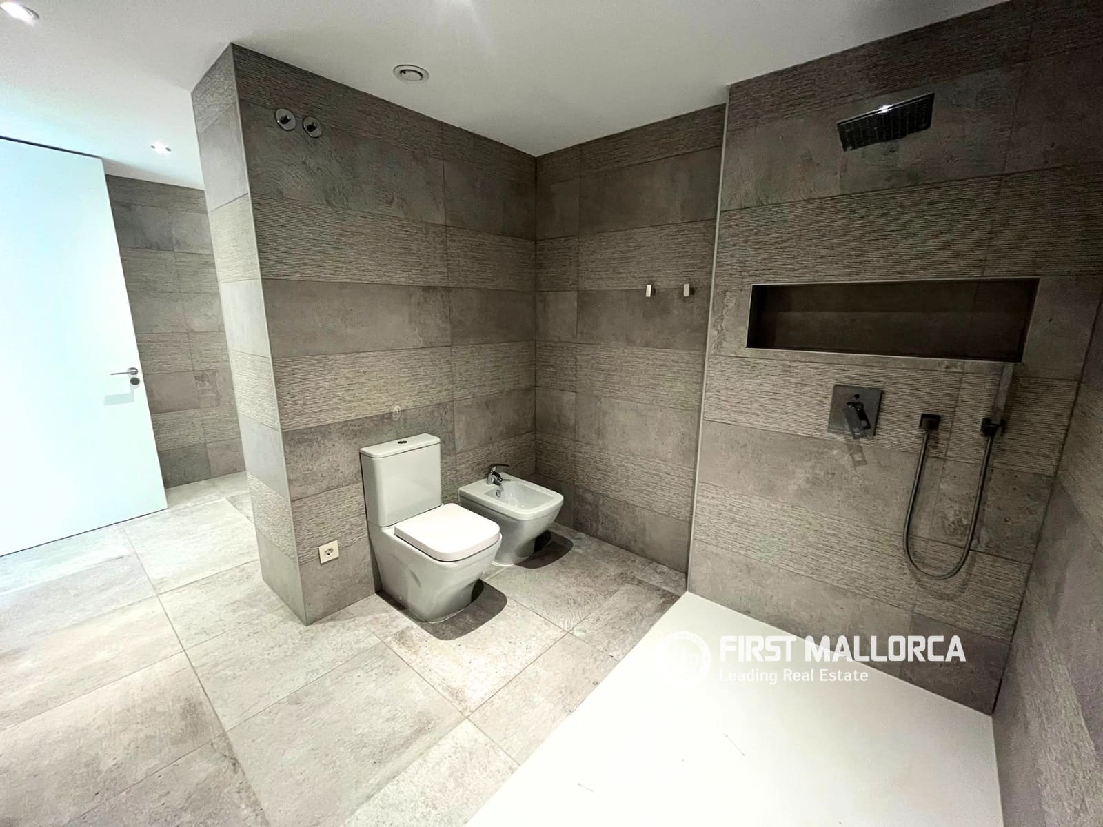 Appartement de 3 chambres à louer à Palma de Mallorca avec piscine garage - 4 500 € (Ref: 9889513)