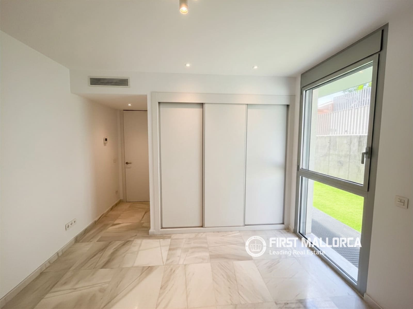 3 bedroom Apartment for sale in Palma de Mallorca with garage - € 1,950,000 (Ref: 9893176)