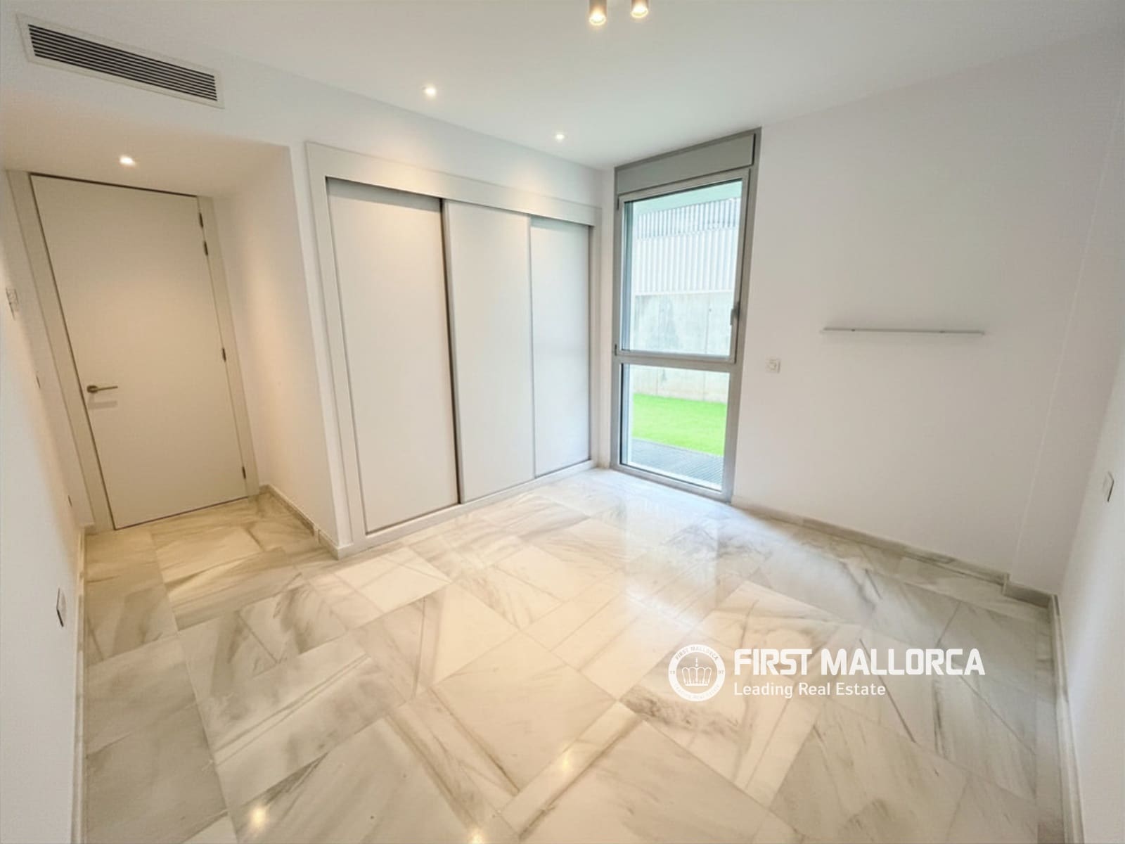 3 bedroom Apartment for sale in Palma de Mallorca with garage - € 1,950,000 (Ref: 9893176)