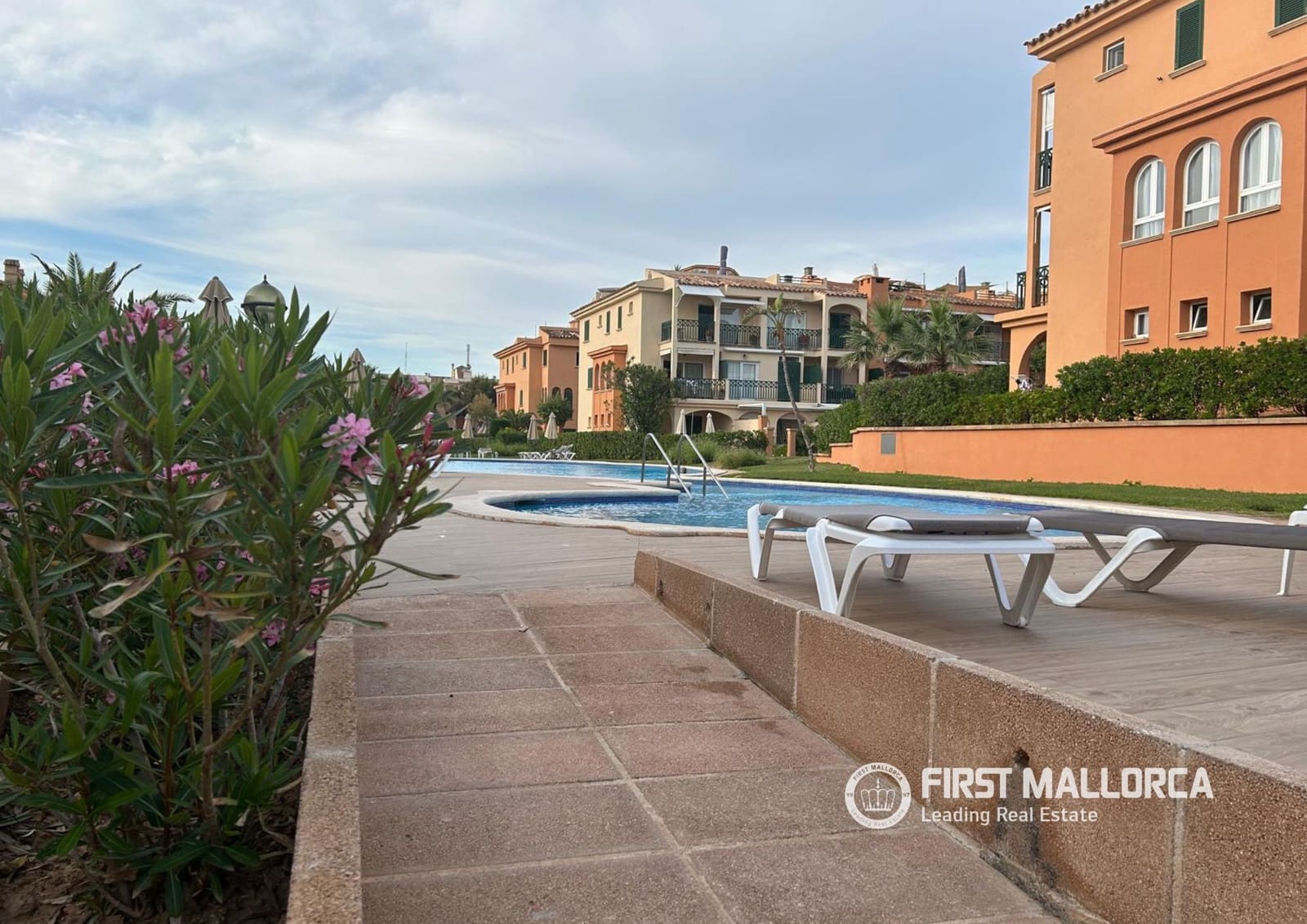 Apartamento de 4 habitaciones en El Toro / Port Adriano en alquiler con piscina garaje - 3.000 € (Ref: 9902429)