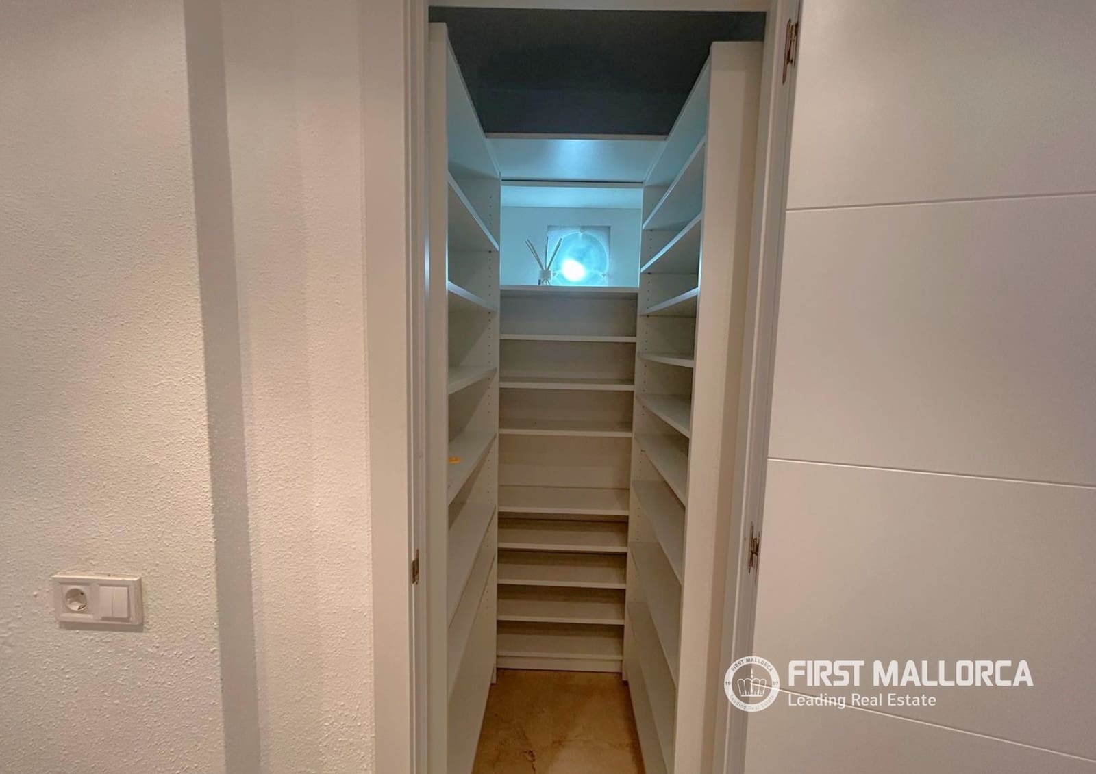 Apartamento de 4 habitaciones en El Toro / Port Adriano en alquiler con piscina garaje - 3.000 € (Ref: 9902429)