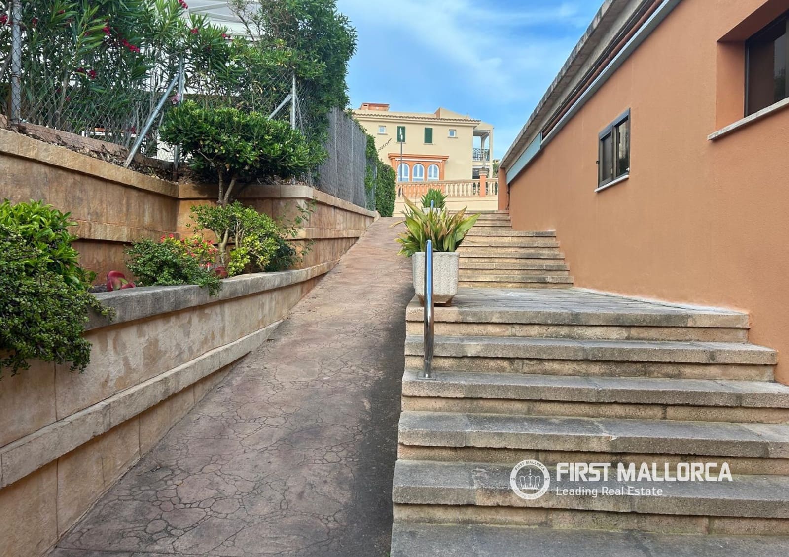 Apartamento de 4 habitaciones en El Toro / Port Adriano en alquiler con piscina garaje - 3.000 € (Ref: 9902429)