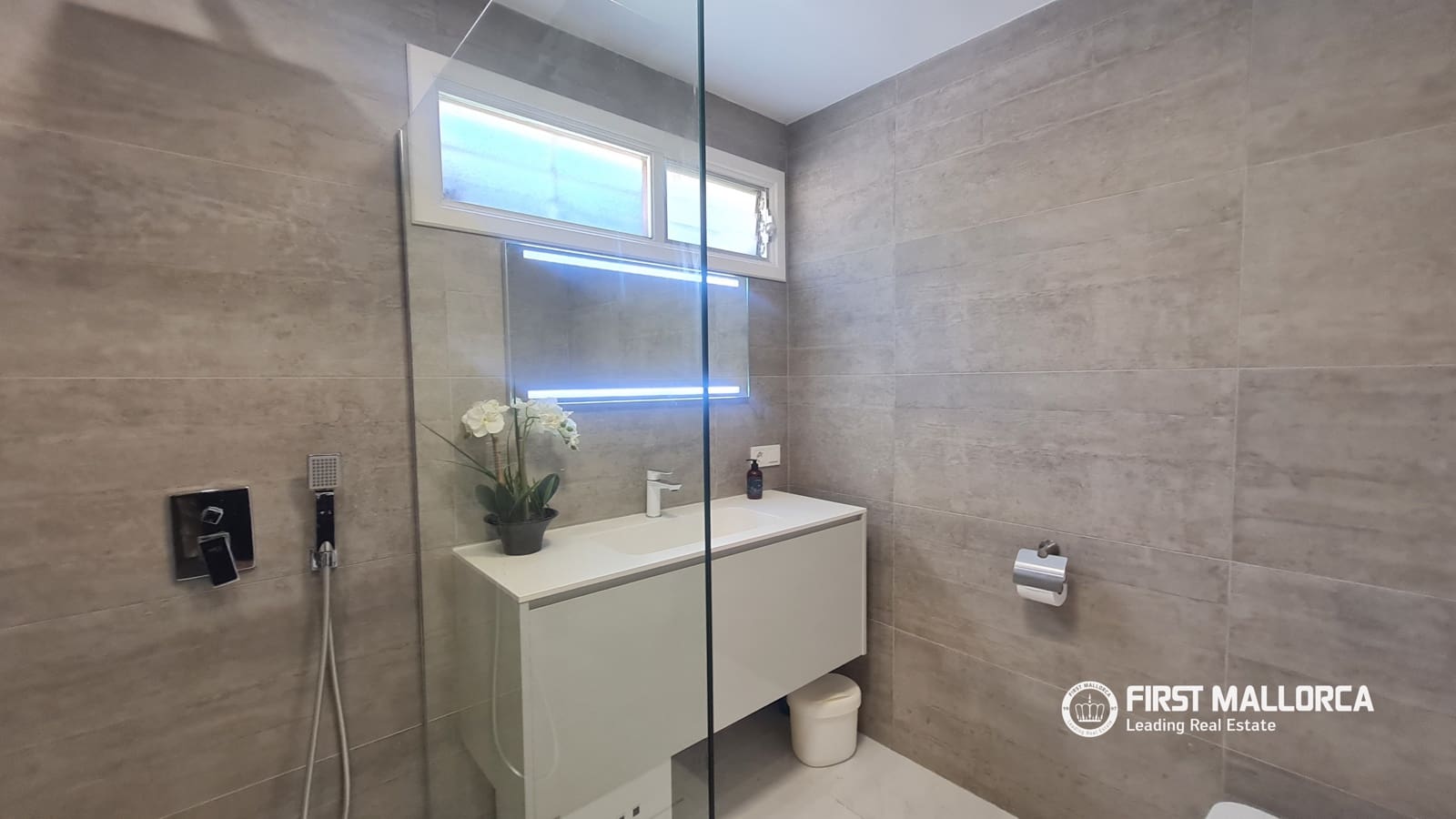 3 soveværelse Semi-Rækkehus til salg i Palmanova med garage - € 875.000 (Ref: 9909710)