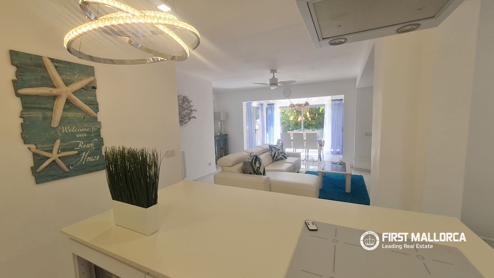 3 soveværelse Semi-Rækkehus til salg i Palmanova med garage - € 875.000 (Ref: 9909710)
