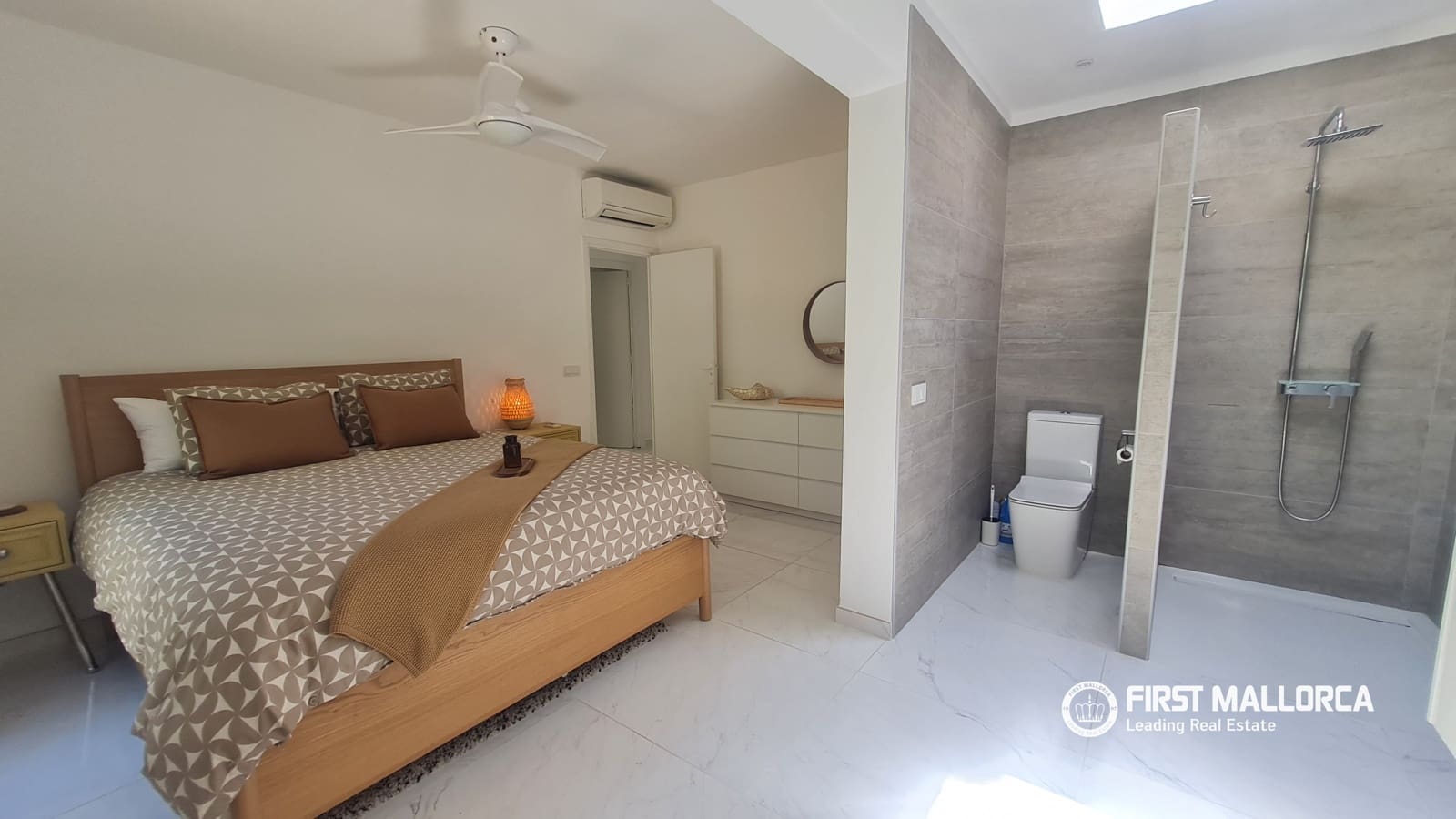 3 soveværelse Semi-Rækkehus til salg i Palmanova med garage - € 875.000 (Ref: 9909710)
