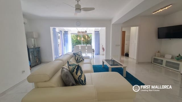 3 soveværelse Semi-Rækkehus til salg i Palmanova, Calvià med garage - € 875.000 (Ref: 9909710)