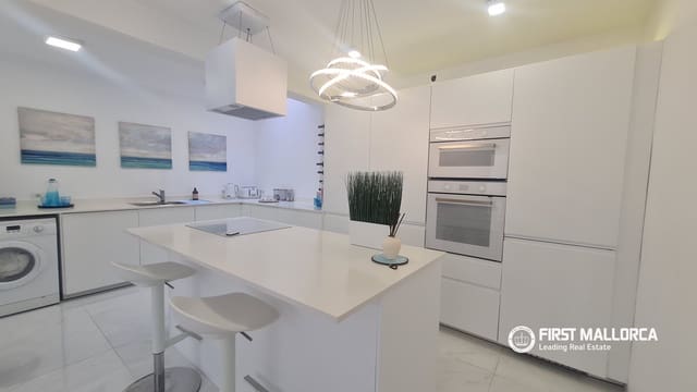 3 soveværelse Semi-Rækkehus til salg i Palmanova, Calvià med garage - € 875.000 (Ref: 9909710)