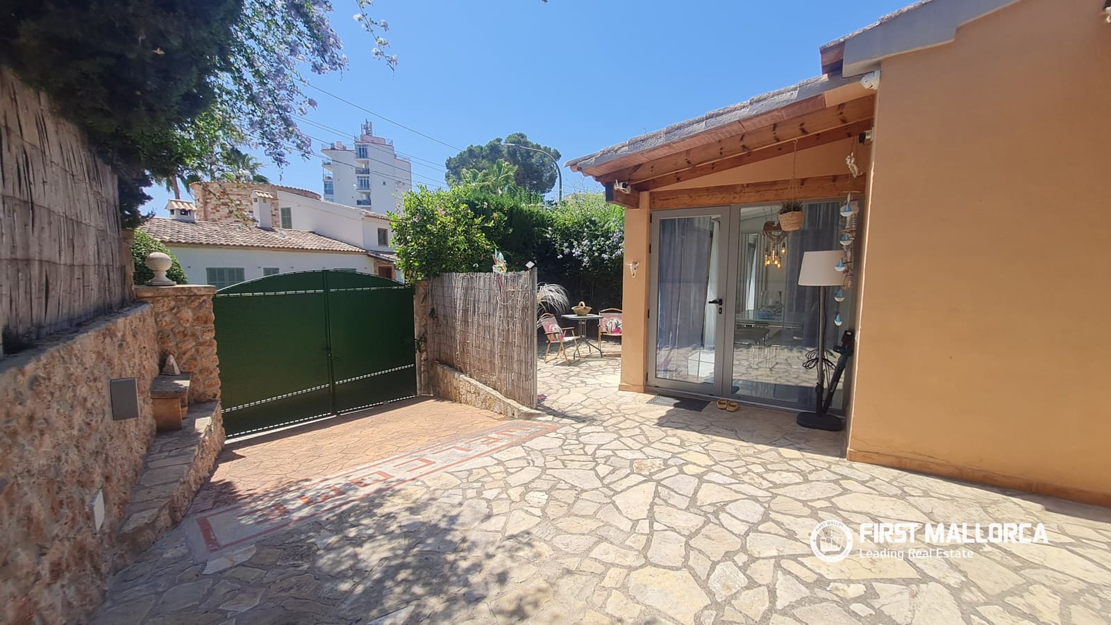 3 soveværelse Semi-Rækkehus til salg i Palmanova med garage - € 875.000 (Ref: 9909710)