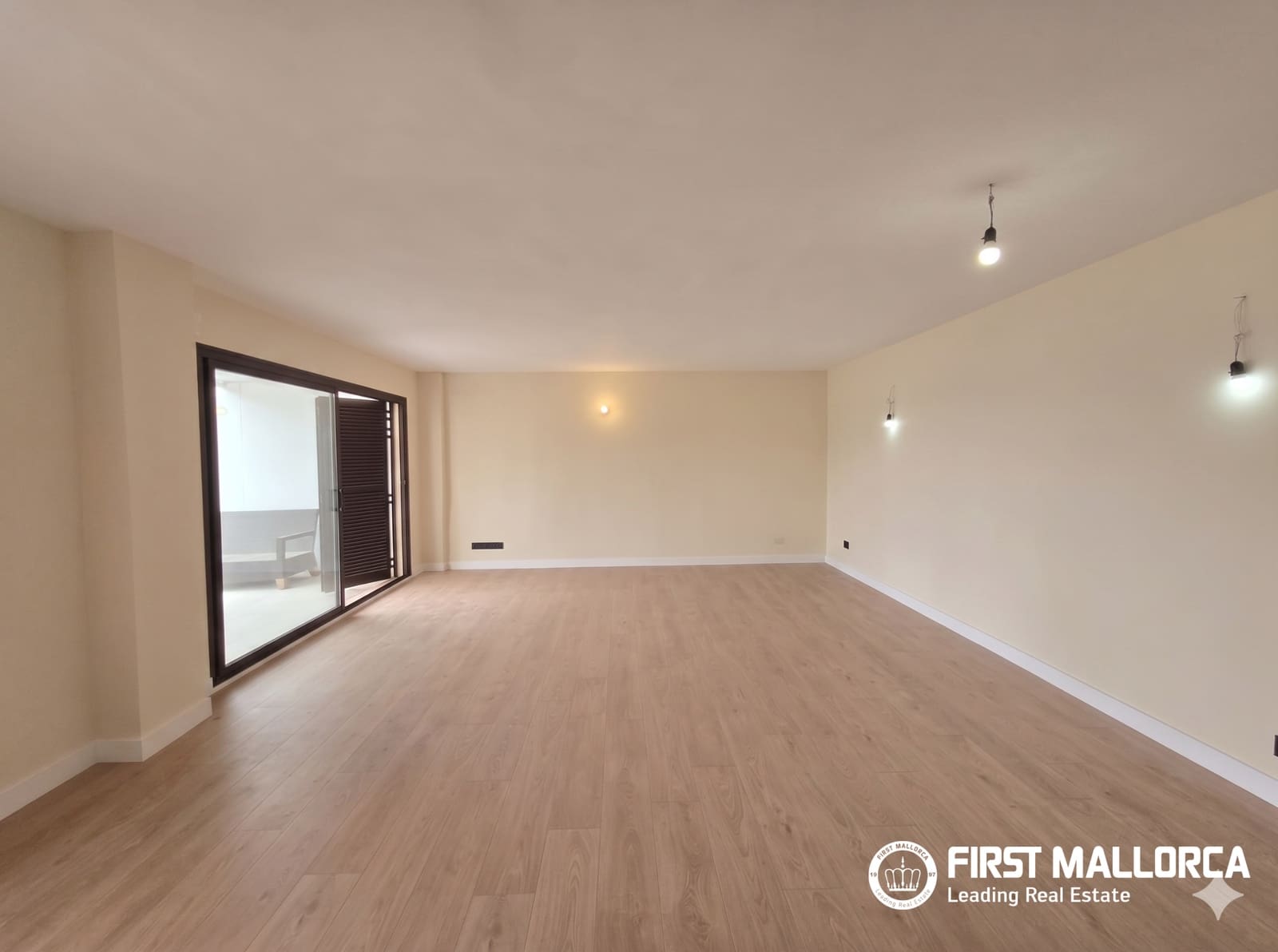 Appartement de 2 chambres à louer à Cala Mayor avec garage - 2 400 € (Ref: 9909711)