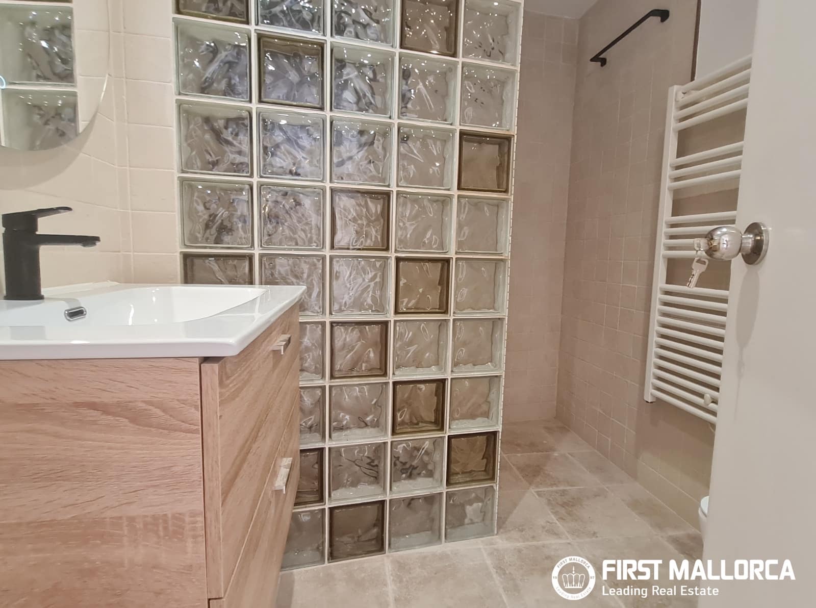 Appartement de 2 chambres à louer à Cala Mayor avec garage - 2 400 € (Ref: 9909711)