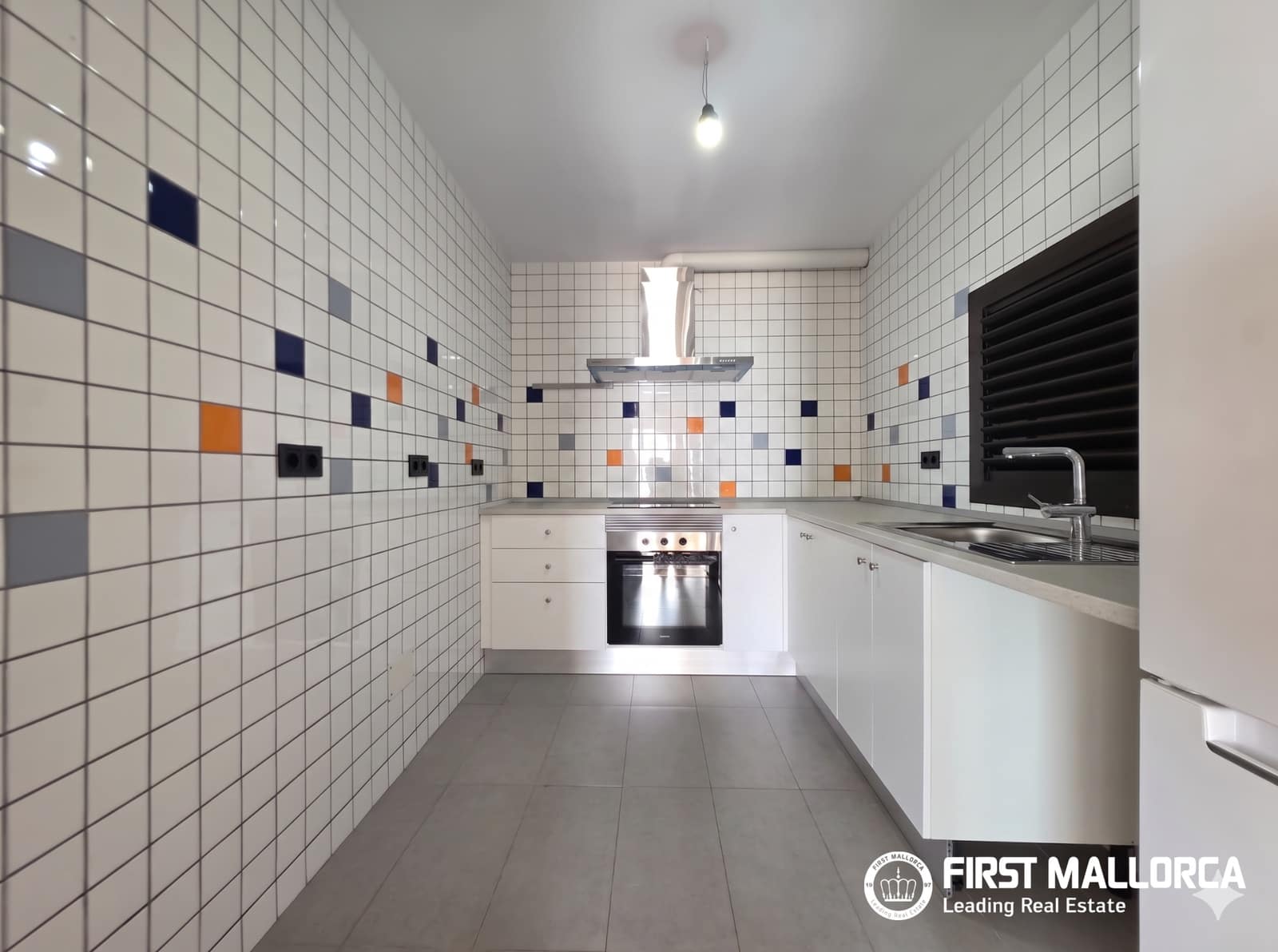Appartement de 2 chambres à louer à Cala Mayor avec garage - 2 400 € (Ref: 9909711)