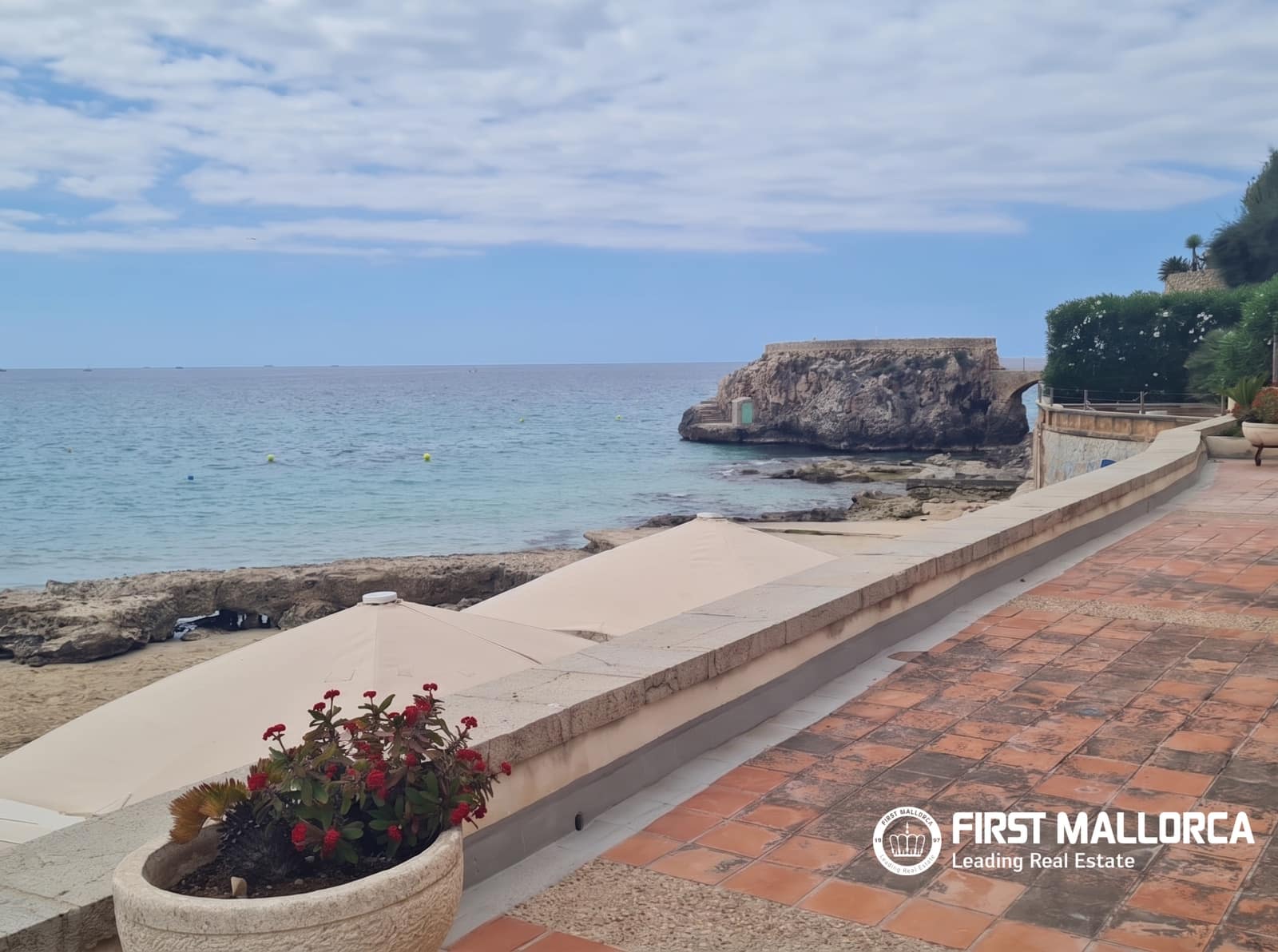 Appartement de 2 chambres à louer à Cala Mayor avec garage - 2 400 € (Ref: 9909711)