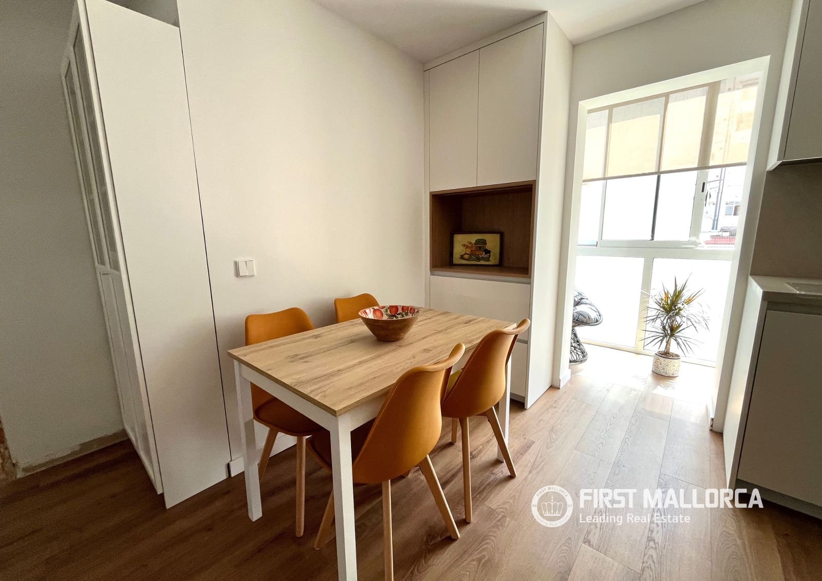 2 bedroom Apartment for rent in Palma de Mallorca - € 2,000 (Ref: 9911927)