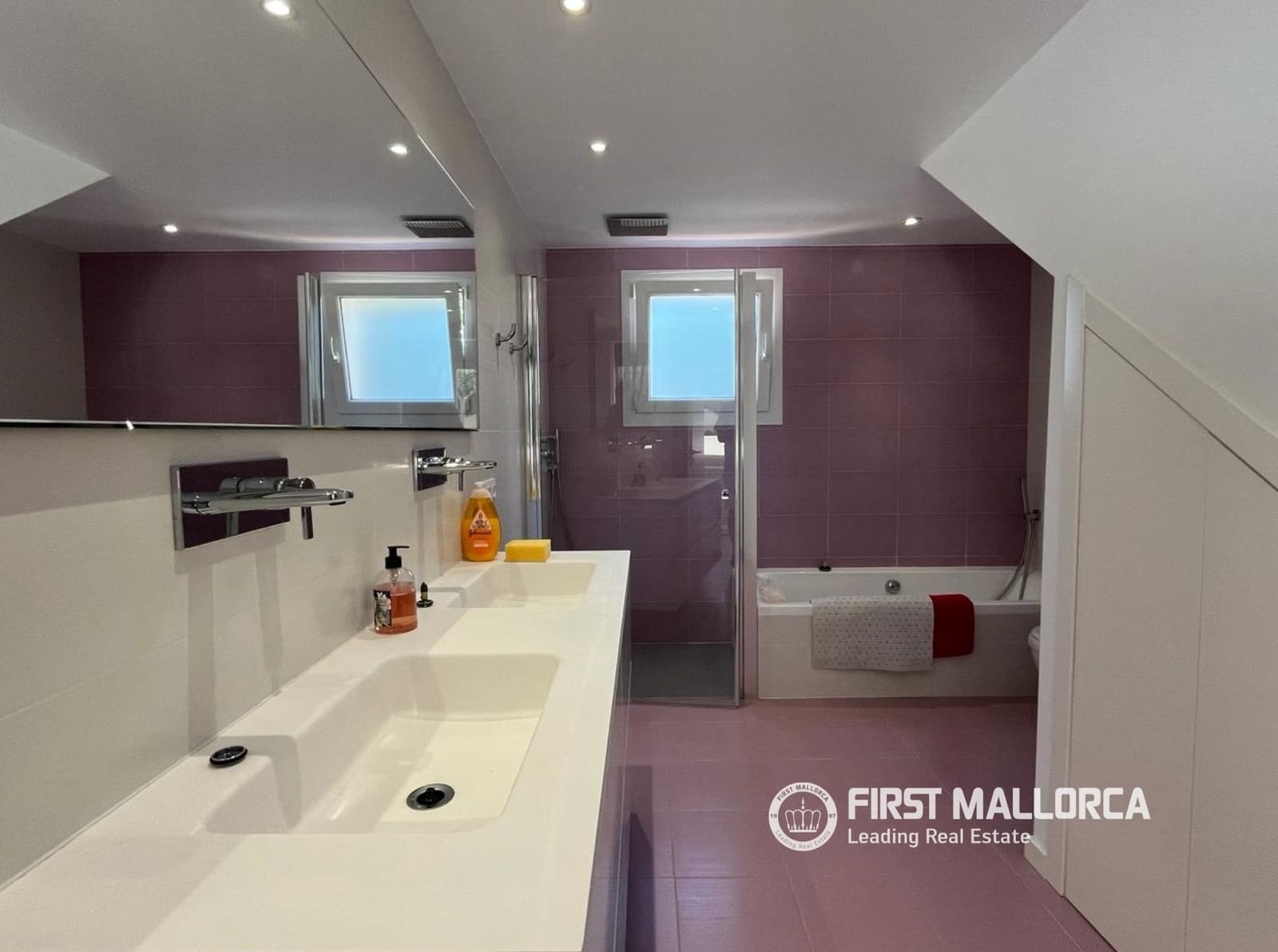 4 soveværelse Villa til salg i El Toro / Port Adriano med swimmingpool garage - € 2.150.000 (Ref: 9926359)
