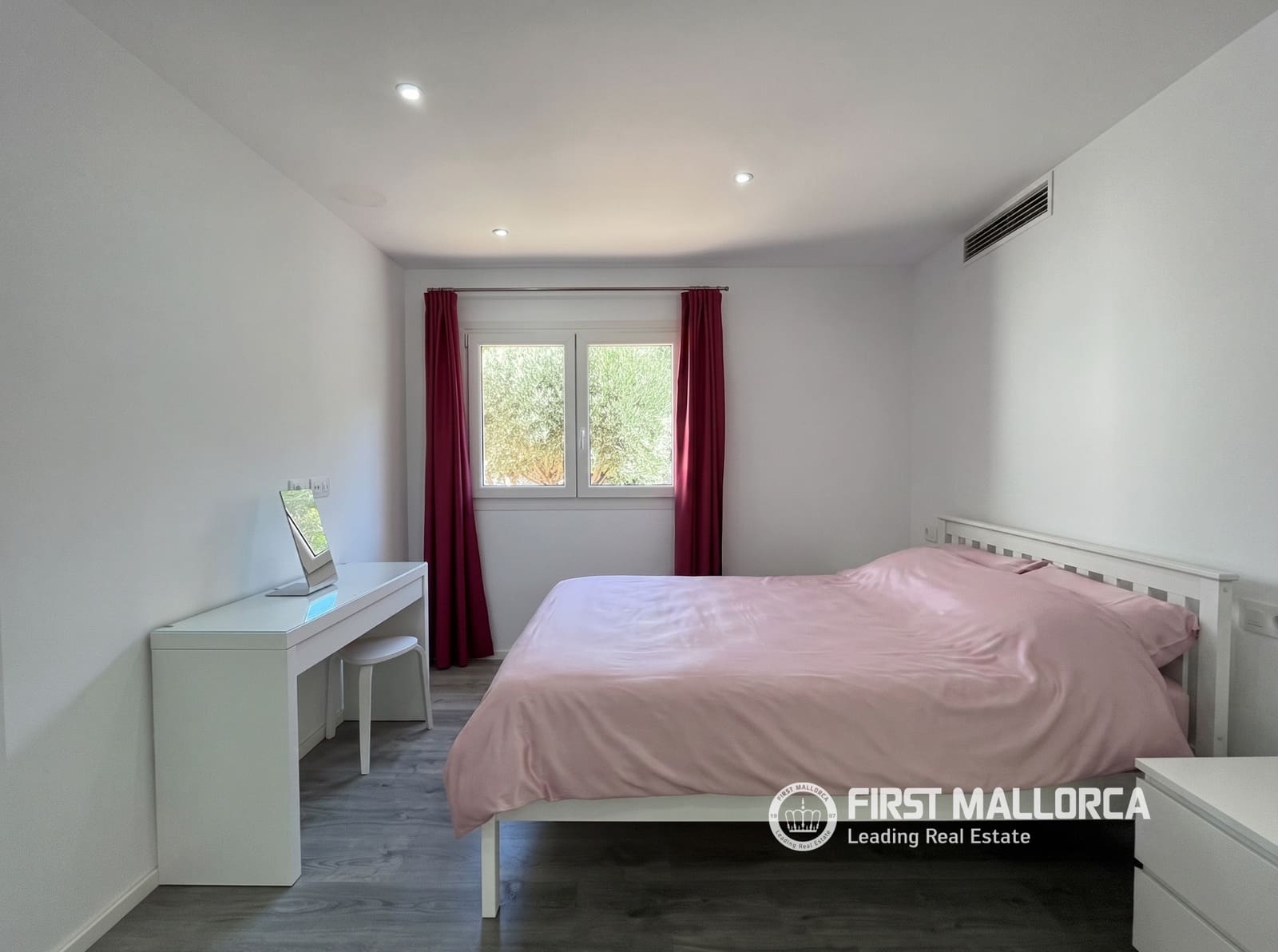 4 soveværelse Villa til salg i El Toro / Port Adriano med swimmingpool garage - € 2.150.000 (Ref: 9926359)