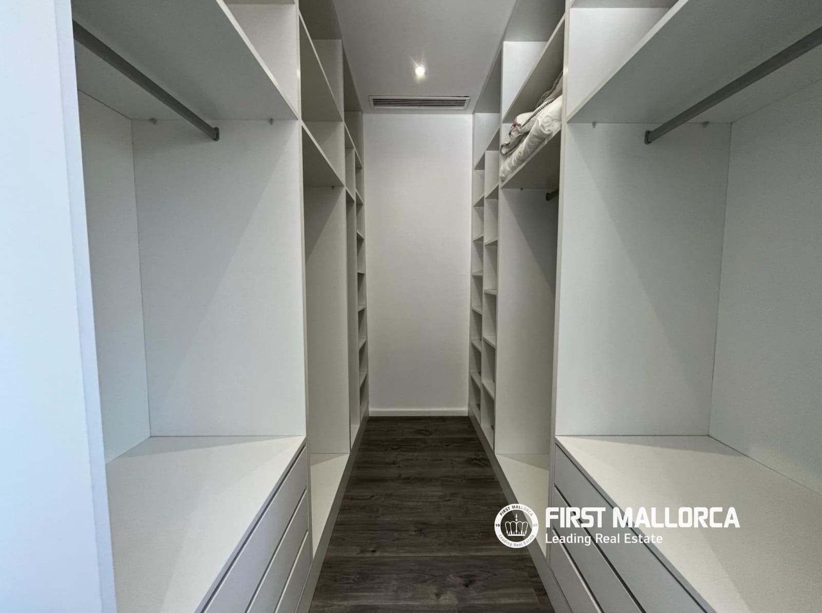 4 soveværelse Villa til salg i El Toro / Port Adriano med swimmingpool garage - € 2.150.000 (Ref: 9926359)