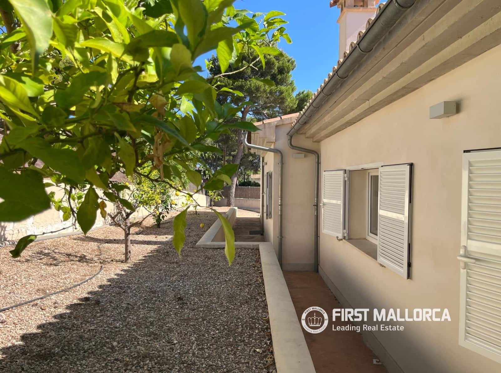 4 soveværelse Villa til salg i El Toro / Port Adriano med swimmingpool garage - € 2.150.000 (Ref: 9926359)