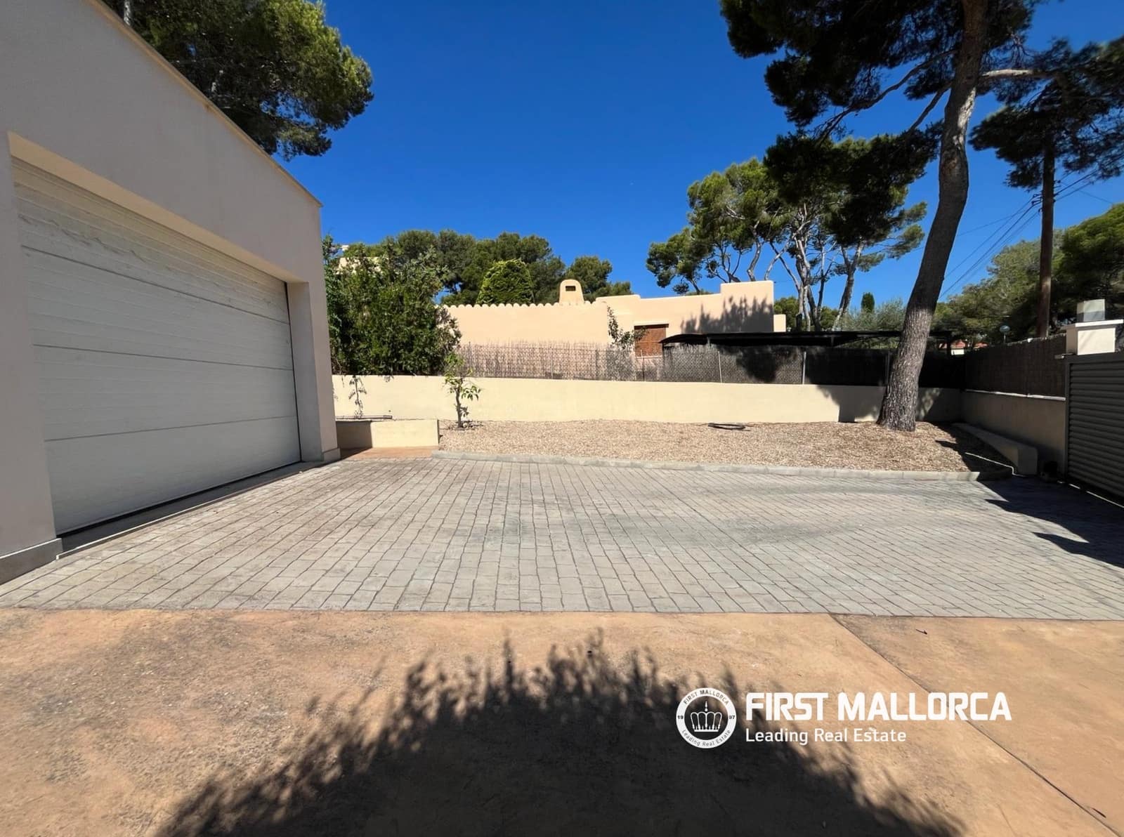 4 soveværelse Villa til salg i El Toro / Port Adriano med swimmingpool garage - € 2.150.000 (Ref: 9926359)
