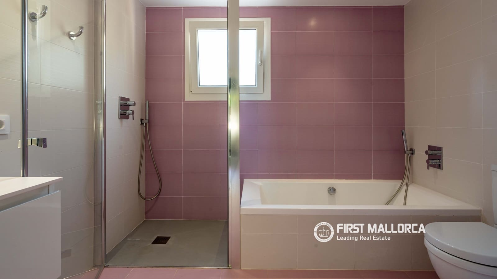 4 bedroom Villa for sale in El Toro / Port Adriano with pool garage - € 2,150,000 (Ref: 9926359)
