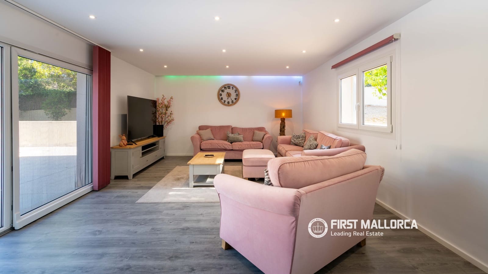 4 bedroom Villa for sale in El Toro / Port Adriano with pool garage - € 2,150,000 (Ref: 9926359)