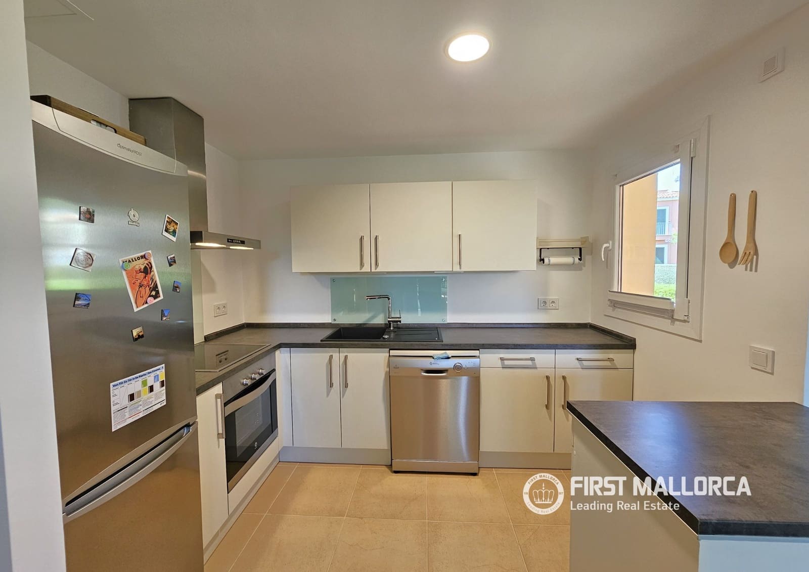 2 bedroom Apartment for sale in Sa Rapita / La Rapita with pool garage - € 479,000 (Ref: 9926360)