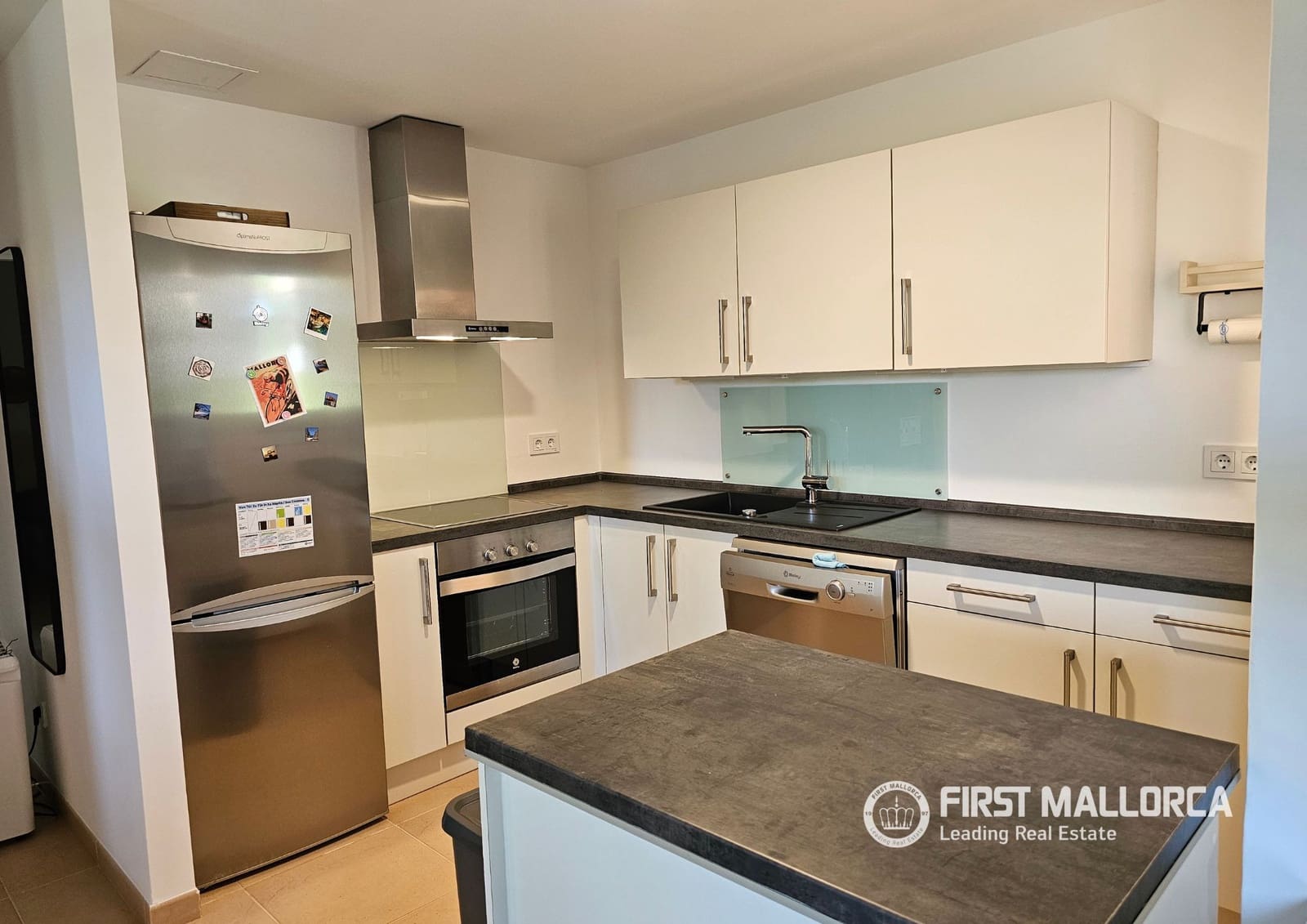 2 bedroom Apartment for sale in Sa Rapita / La Rapita with pool garage - € 479,000 (Ref: 9926360)